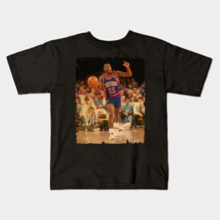 Isiah Thomas - Vintage Design Of Basketball Kids T-Shirt